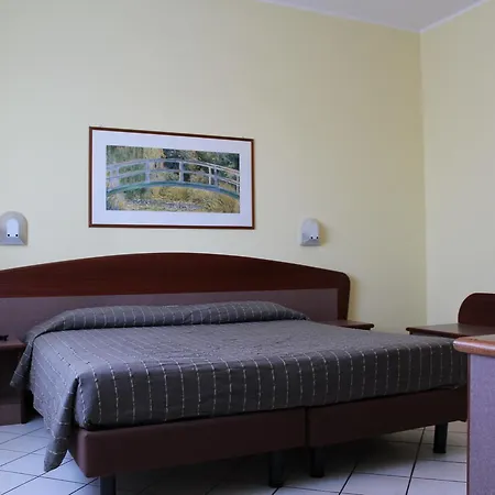 Sirena Hotell 3*