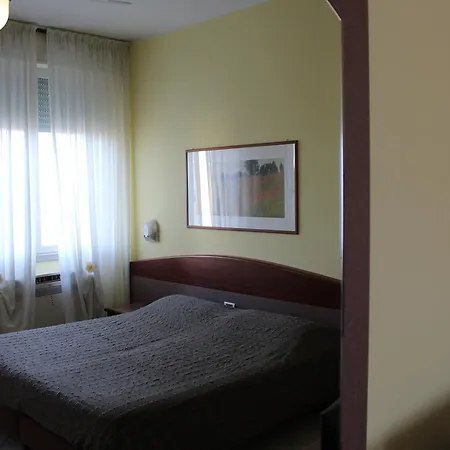 Sirena Hotel 3*