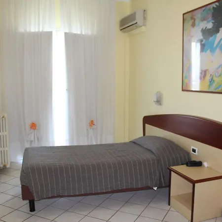 Hotell Sirena 3*