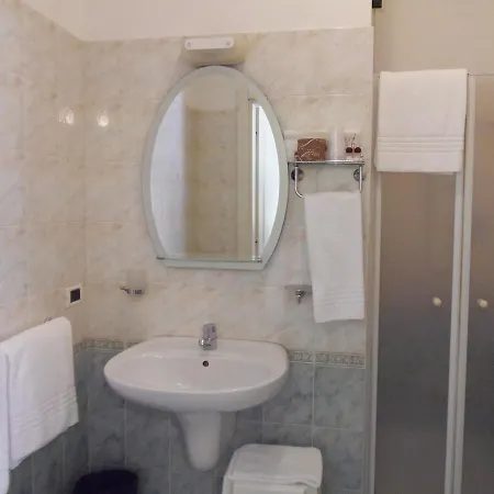Hotell Sirena Bazzano